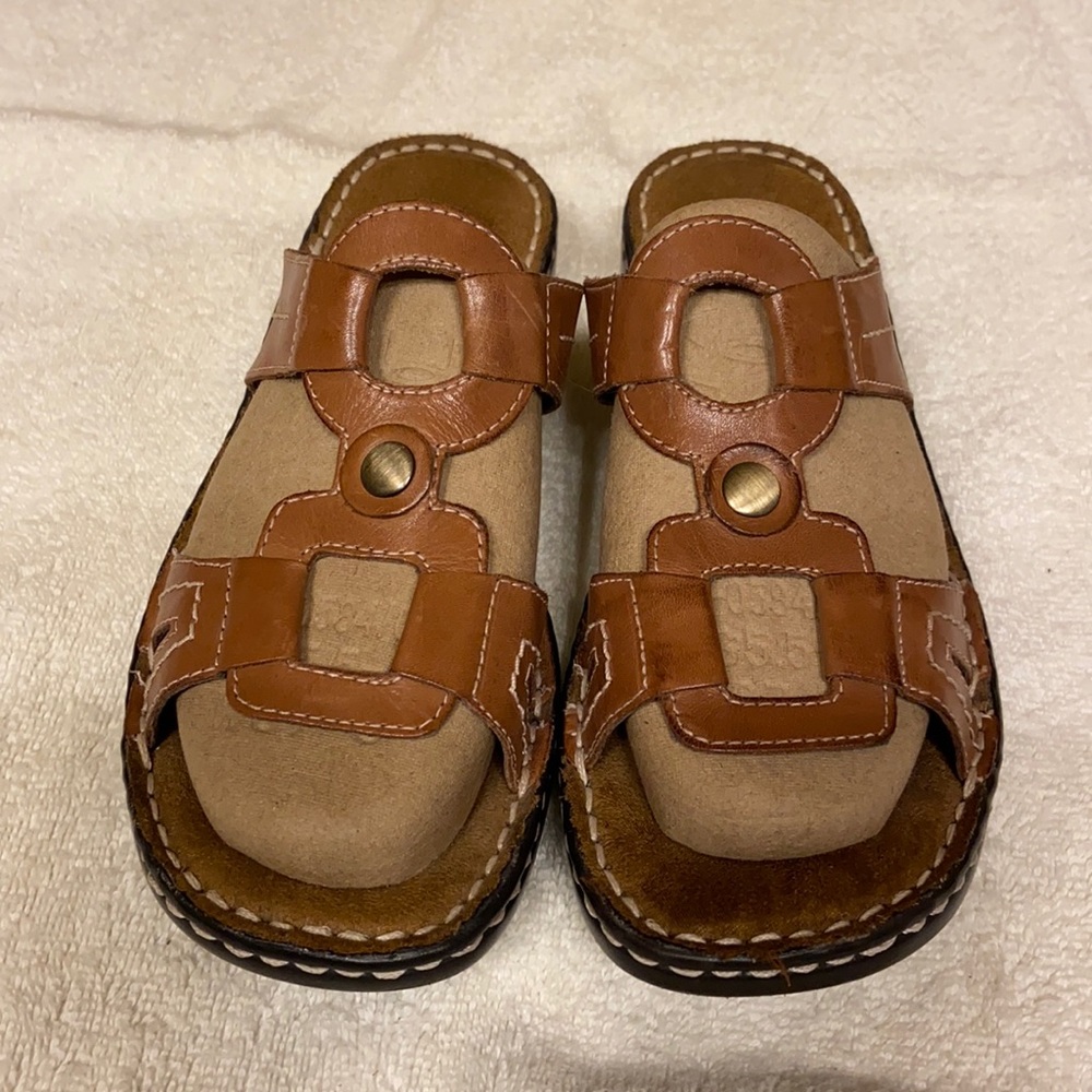 Natural Soul Leather Comfort Sandal Slides 🤎 LIKE NEW!!